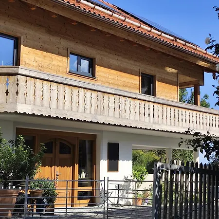Ferienhaus Lechrainchalet * Apfeldorf