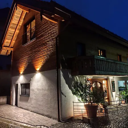 Ferienhaus Lechrainchalet Апартаменты Apfeldorf